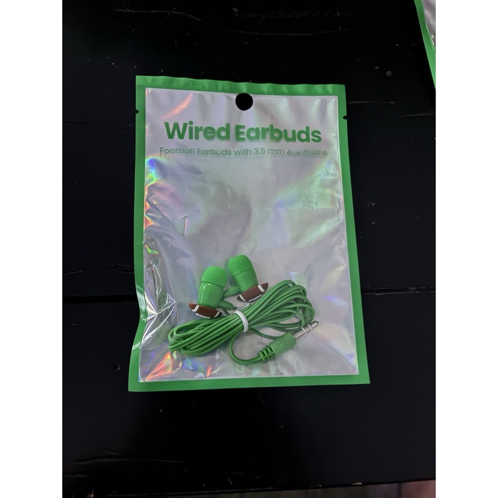 Football Charm 3ft USB-C Charging Cable & Wired Earbuds Green Sports - Picture 3 of 5